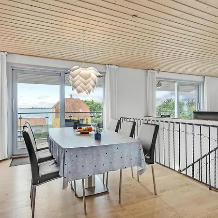 Vakantiehuis Awesome In With House Sea View
