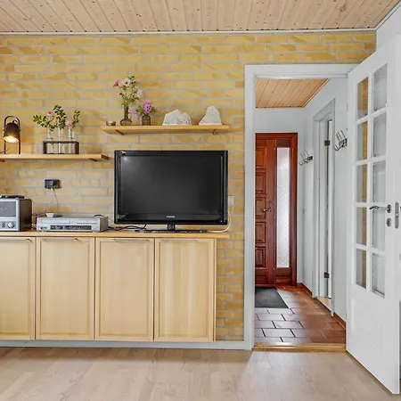Tatil Evi Awesome In With House Sea View Fåborg